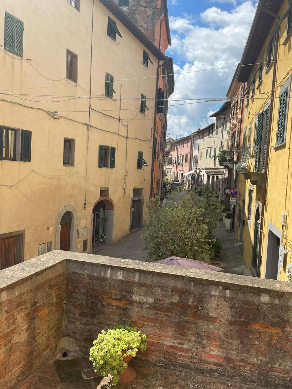 La Terrazza Di Susanna Peccioli Екстериор снимка
